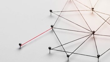 {{ article.title }}